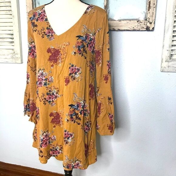 Beautiful Floral Alter’d State Boho Style Mini - Picture 9 of 10